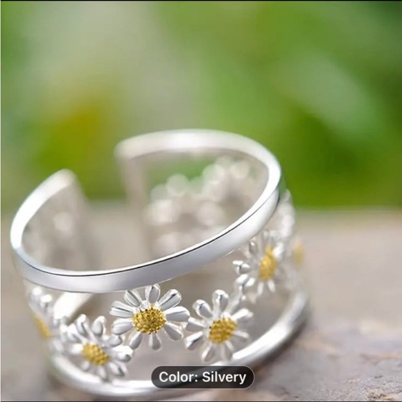 New! Unisex Hollow Daisy Flower Adjustable Ring, Fashion Ring. - Picture 5 of 6